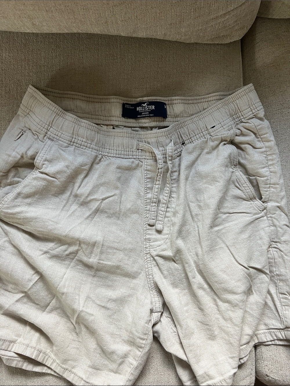 Hollister Men's Light Cream Drawstring Sweatshorts